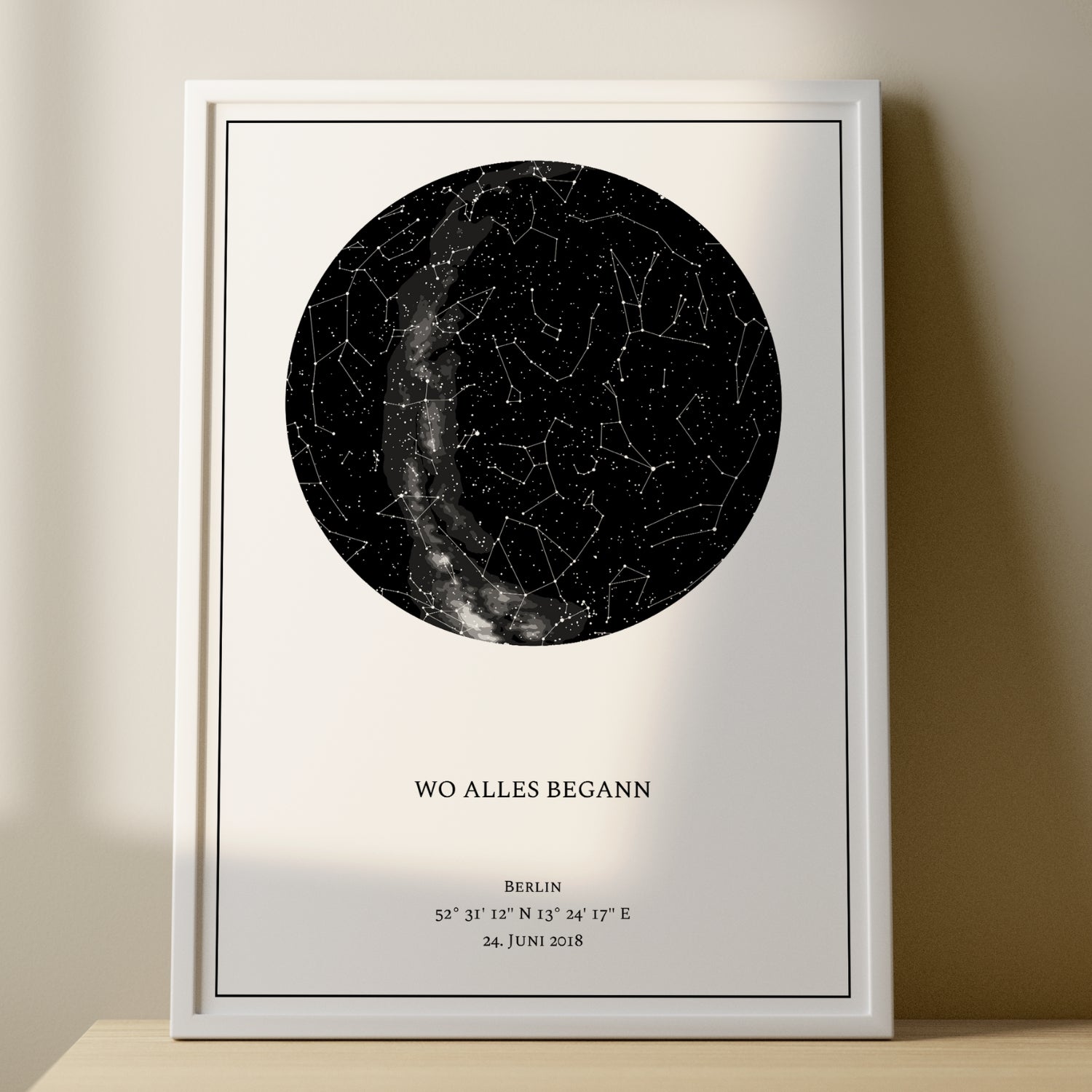 Personalisiertes Sternkarten-Poster zum Valentinstag: Sternenhimmel eines besonderen Moments mit Namen und Datum als Geschenk