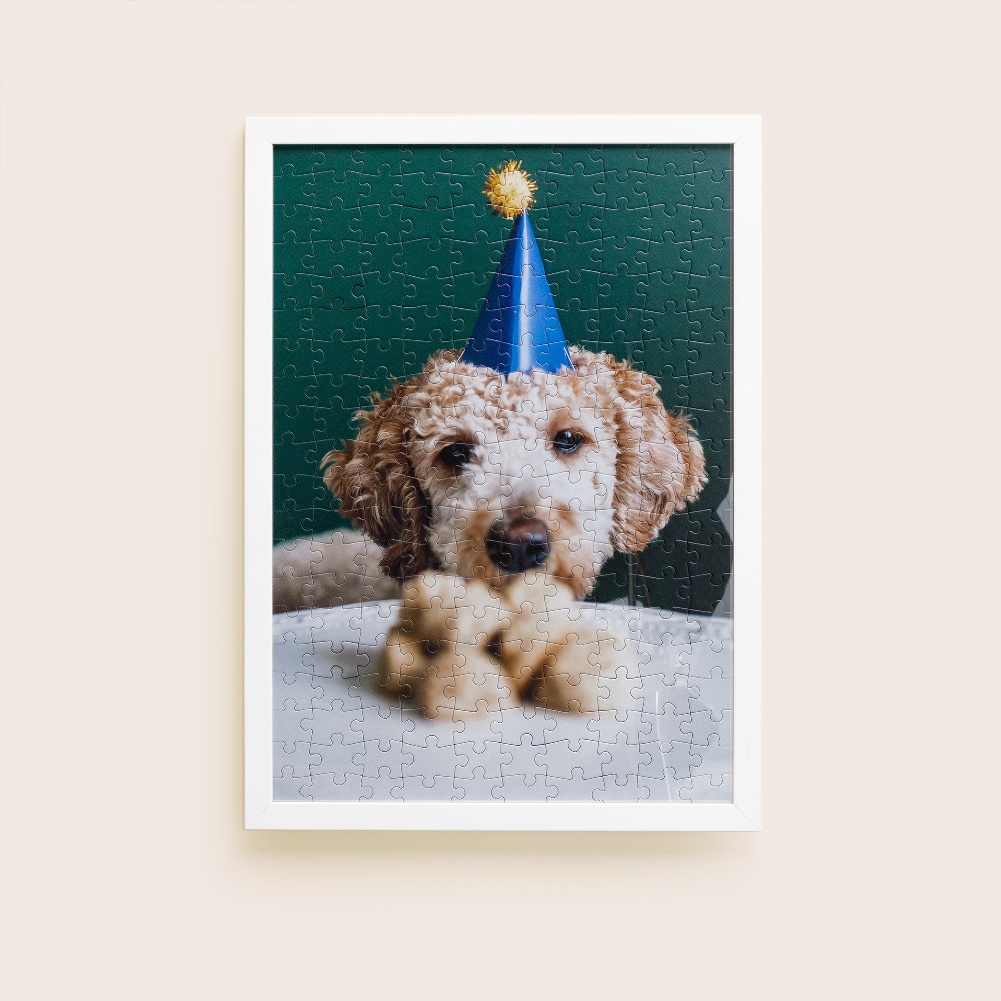 Weißer Bilderrahmen – moderner Rahmen in Weiß für Poster und Fotos, stilvolle Wanddekoration und elegantes Wohnaccessoire